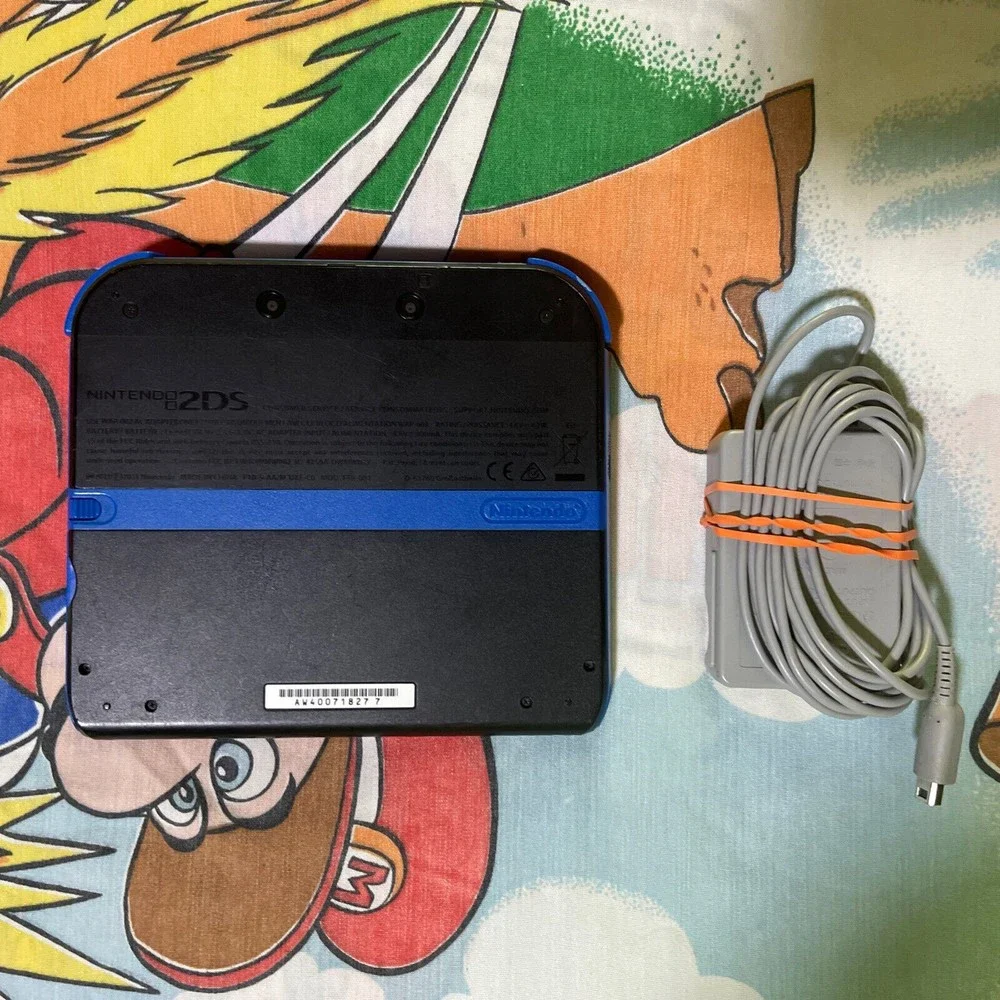Nintendo 2DS Handheld Video Game Console System Black/Blue FTR-001 Mario Bros - Picture 2 of 4